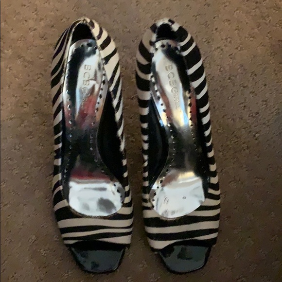 BCBG peep toe heels - Picture 2 of 5